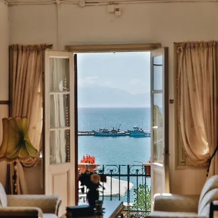 Stratis Hotel *